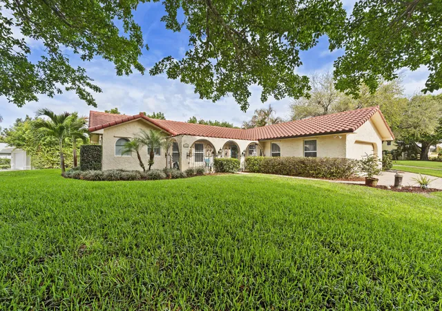 1st image of 4176 Se Fairway Ct, Stuart, FL 34997 | MLS# B26004873