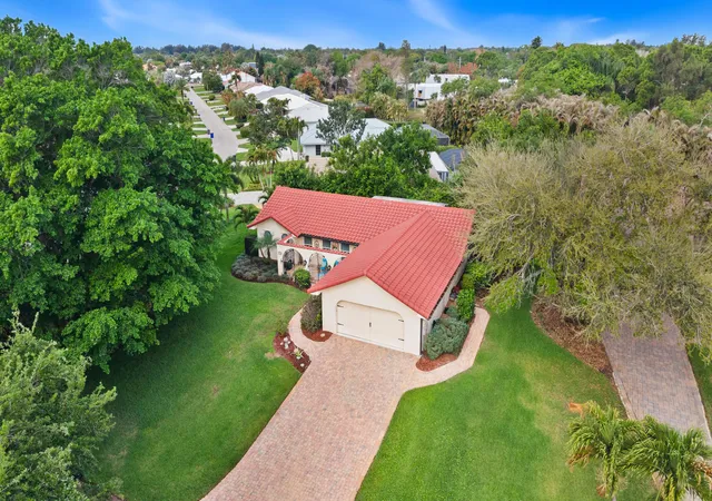4th image of 4176 Se Fairway Ct, Stuart, FL 34997 | MLS# B26004873