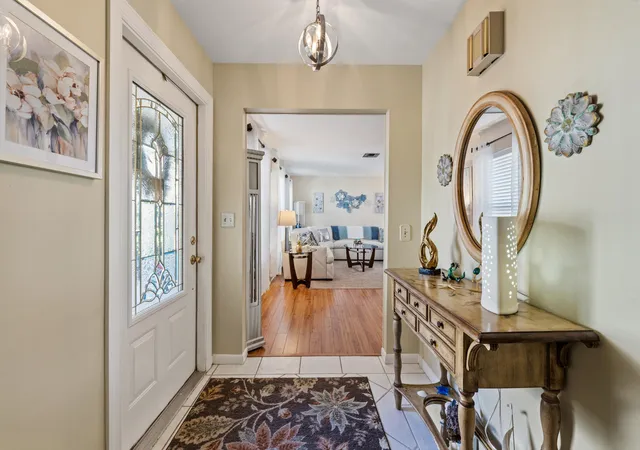 5th image of 4176 Se Fairway Ct, Stuart, FL 34997 | MLS# B26004873