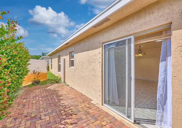 Homes for sale in Boynton Beach, FL | 556 E Ridge Cir Cir N, Boynton Beach, FL 33435 | MLS# B26005032