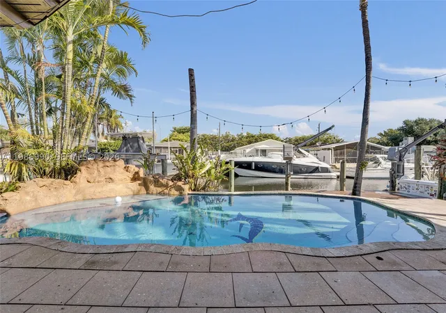 3rd image of 1446 Nautilus Isle, Dania, FL 33004 | MLS# A11986990