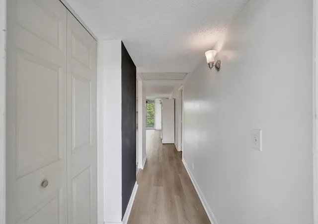 5th image of 9470 Poinciana Pl, Davie, FL 33324