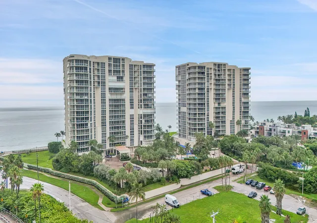 2nd image of 6051 N Ocean Dr #1003, Hollywood, FL 33019 | MLS# B26005149