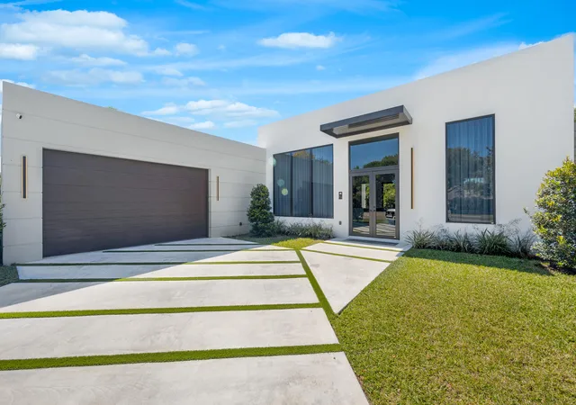 1st image of 1000 Sw 93rd Ave, Plantation, FL 33324 | MLS# B26005277