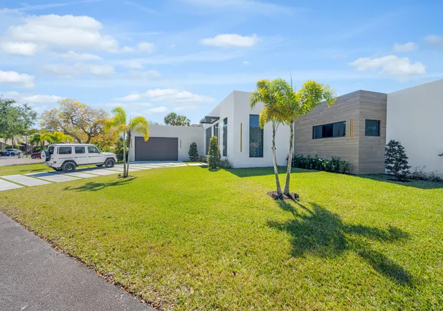 3rd image of 1000 Sw 93Rd Ave, Plantation, FL 33324 | MLS# B26005277