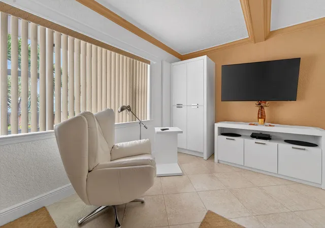 5th image of 3200 Ne 7Th Ct, Pompano Beach, FL 33062