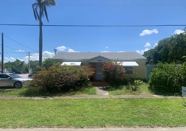 2nd image of 400 W Perry St, Lantana, FL 33462