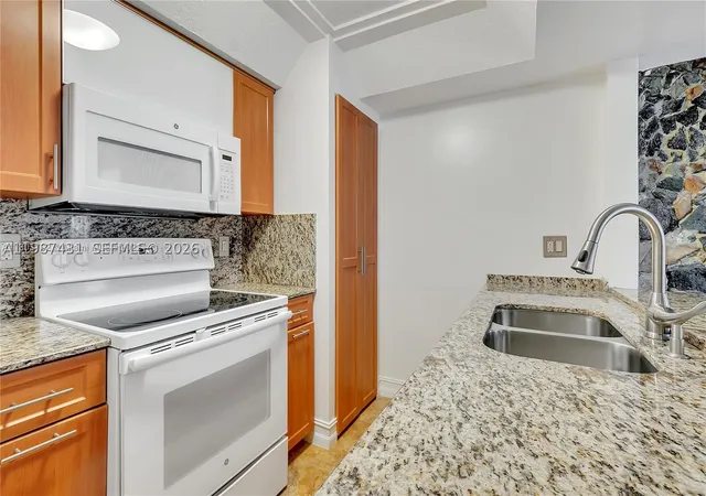 Homes for sale in Hialeah, FL | 6580 W 27th Ct #58-12, Hialeah, FL 33016 | MLS# A11987431