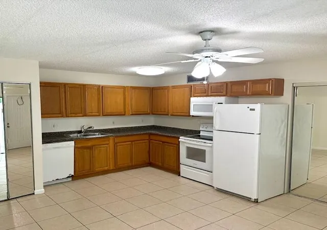 2nd image of 637 Executive Center Dr #N105, West Palm Beach, FL 33401 | MLS# B26005517
