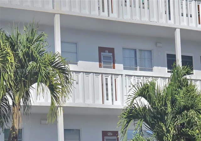 Photo 3 of Condo for sale at 3037 W Newport H #3037, Deerfield Beach, FL 33442 | MLS# A11982834 | Listing updated on 2026-04-18