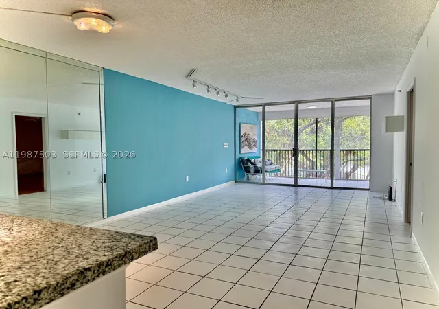 5th image of 3910 Inverrary Blvd #407-B, Lauderhill, FL 33319 | MLS# A11987503