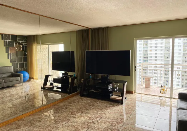2nd image of 400 Kings Point Dr #1423, Sunny Isles Beach, FL 33160 | MLS# B26005631