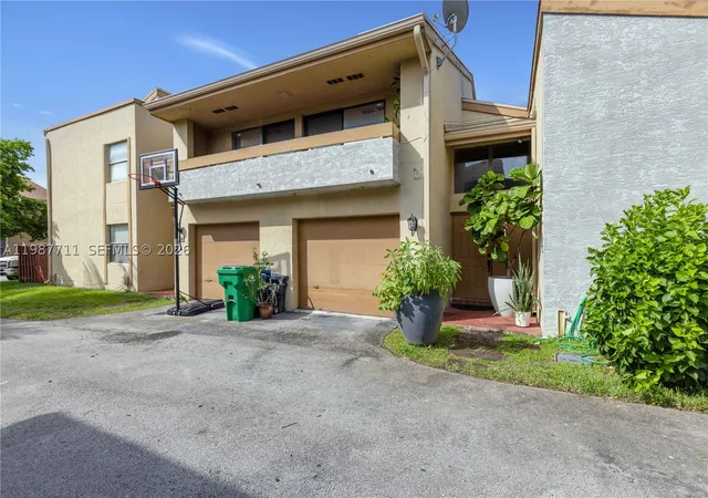 Homes for sale in Miramar, FL | 8390 N Missionwood Cir #D-18, Miramar, FL 33025 | MLS# A11987711