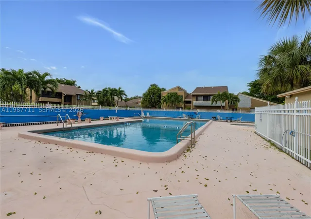 Homes for sale in Miramar, FL | 8390 N Missionwood Cir #D-18, Miramar, FL 33025 | MLS# A11987711