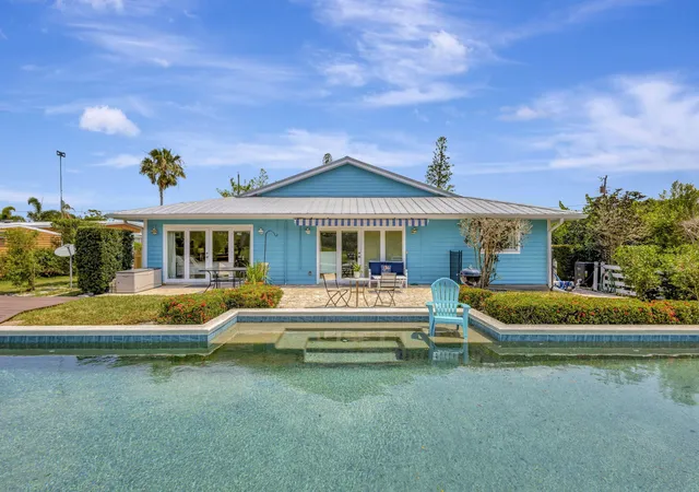 Homes for sale in Port St Lucie, FL | 2940 Se Treasure Island Rd, Port St Lucie, FL 34952 | MLS# B26005955
