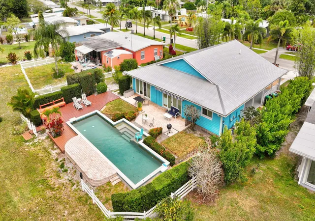 Homes for sale in Port St Lucie, FL | 2940 Se Treasure Island Rd, Port St Lucie, FL 34952 | MLS# B26005955