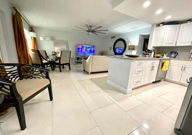 7th image of 3200 Springdale Blvd #107, Palm Springs, FL 33461 | MLS# B26005959