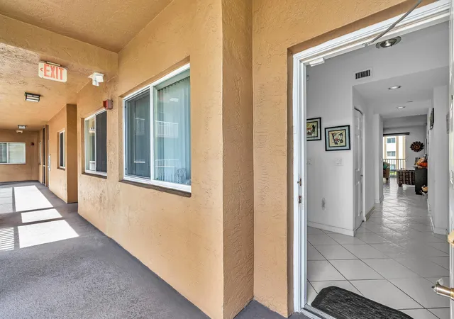 3rd image of 7623 Southampton Ter, Tamarac, FL 33321