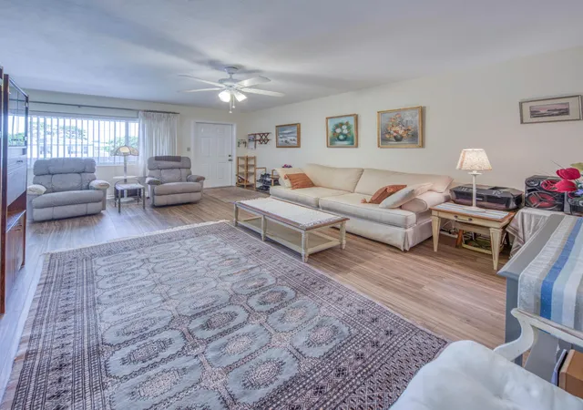 3rd image of 1980 Sunset Ave #19, Lake Worth Beach, FL 33461 | MLS# B26006006