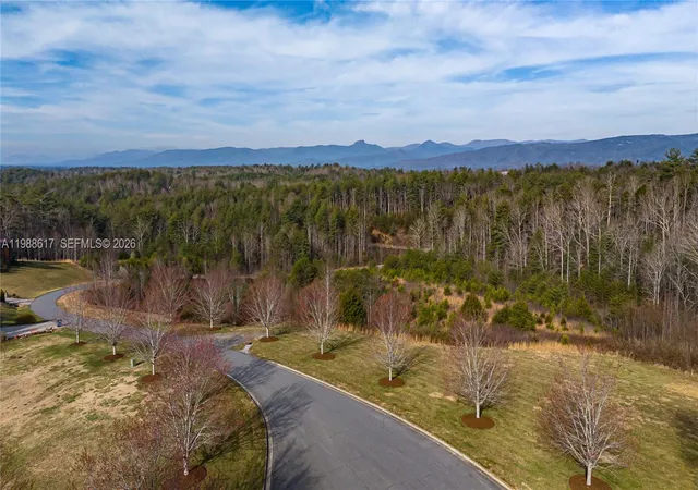 2nd image of 2050 Robert Dr, Morganton, NC 28655 | MLS# A11988617