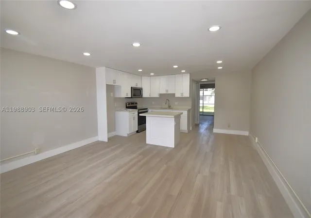 Homes for sale in Deerfield Beach, FL | 152 Ventnor J, Deerfield Beach, FL 33442