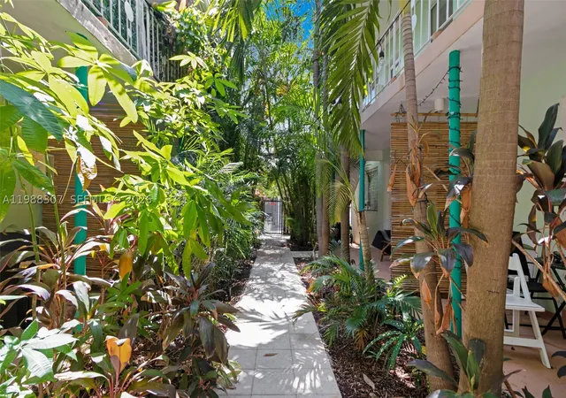 Homes for sale in Miami Beach, FL | 1117 Meridian Ave, Miami Beach, FL 33139 | Houzeo