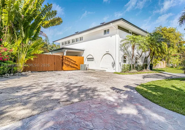 Photo 3 of Single family home for sale at 18490 Sw 83rd Pl, Cutler Bay, FL 33157 | MLS# A11989149 | Listing updated on 2026-04-05