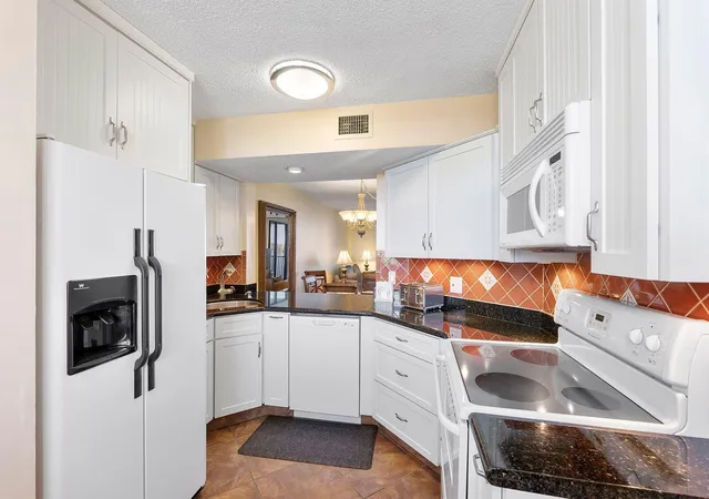 5th image of 116 Lake Emerald Dr #403, Oakland Park, FL 33309 | MLS# B26006646