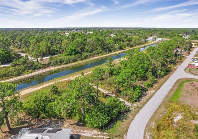 Homes for sale in Lehigh Acres, FL | 755 Longbow Ln, Lehigh Acres, FL 33972 | MLS# B26006701