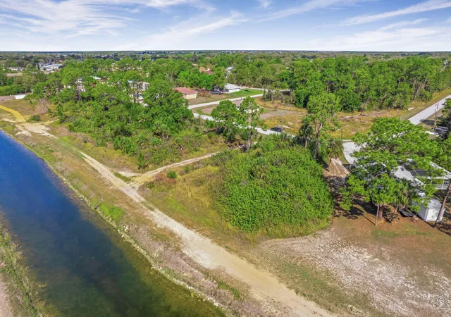 Homes for sale in Lehigh Acres, FL | 755 Longbow Ln, Lehigh Acres, FL 33972 | MLS# B26006701
