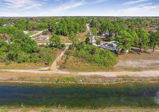 Homes for sale in Lehigh Acres, FL | 755 Longbow Ln, Lehigh Acres, FL 33972 | MLS# B26006701