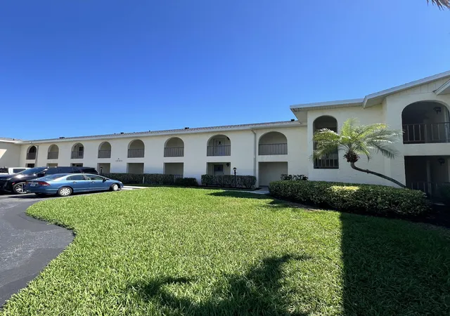 Homes for sale in Vero Beach, FL | 1860 Robalo Dr #104, Vero Beach, FL 32960 | MLS# B26006731