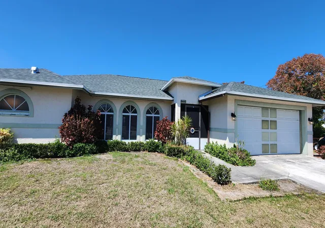 Homes for sale in Hobe Sound, FL | 8403 Se Pettway St, Hobe Sound, FL 33455 | MLS# B26006738