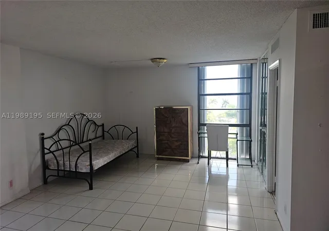 Photo 3 of Sale Pending at 20400 W Country Club Dr #601, Aventura, FL 33180 | MLS# A11989195 | Listing updated on 2026-09-30