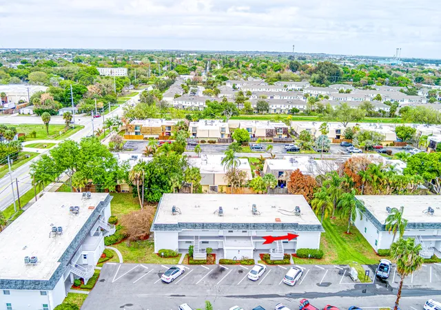 Homes for sale in Vero Beach, FL | 1166 6th Ave #B8, Vero Beach, FL 32960 | MLS# B26006997