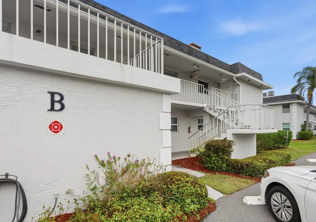 Homes for sale in Vero Beach, FL | 1166 6th Ave #B8, Vero Beach, FL 32960 | MLS# B26006997