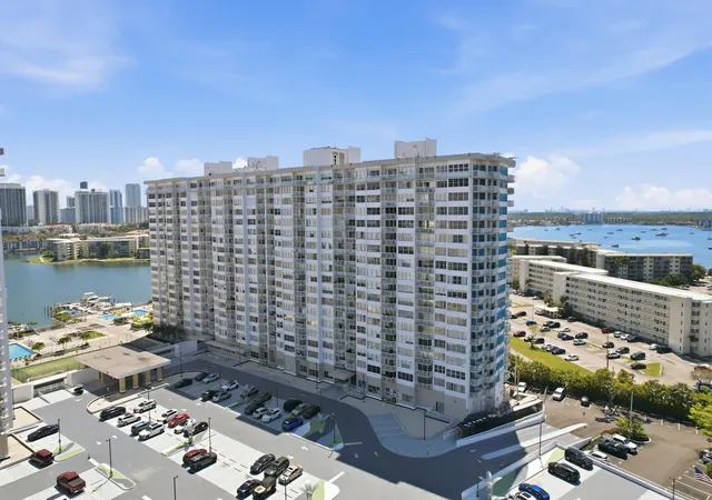 2nd image of 18011 Biscayne Blvd #1502, Aventura, FL 33160 | MLS# B26007044