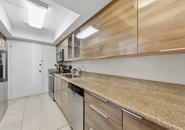 4th image of 18011 Biscayne Blvd #1502, Aventura, FL 33160 | MLS# B26007044