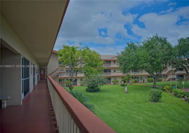 3rd image of 5300 Washington St #F215, Hollywood, FL 33021 | MLS# A11989373