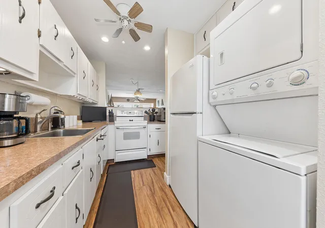 3rd image of 1060 Citrus Wy, Delray Beach, FL 33445