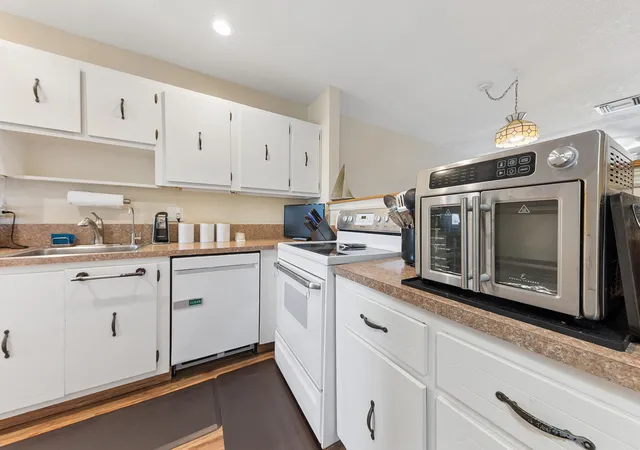 4th image of 1060 Citrus Wy, Delray Beach, FL 33445