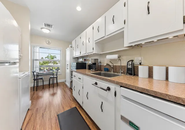 5th image of 1060 Citrus Wy, Delray Beach, FL 33445