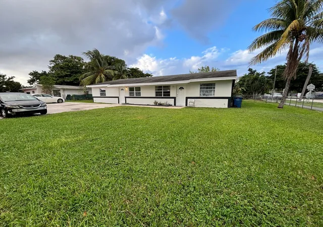 1st image of 800 Sw 7th St, Hallandale Beach, FL 33009 | MLS# B26007127