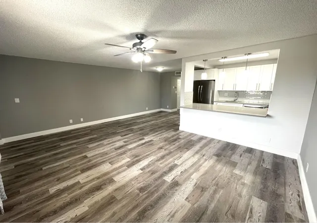 3rd image of 700 Vlg Grn Ct, Palm Springs, FL 33461