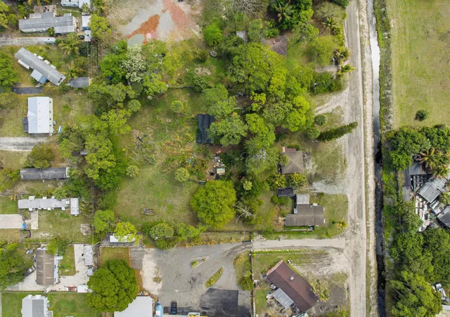 2nd image of 5133 Pine Grove Dr N, West Palm Beach, FL 33417 | MLS# B26007254