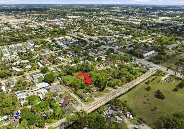 3rd image of 5133 Pine Grove Dr N, West Palm Beach, FL 33417 | MLS# B26007254