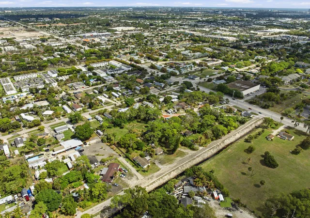 4th image of 5133 Pine Grove Dr N, West Palm Beach, FL 33417 | MLS# B26007254