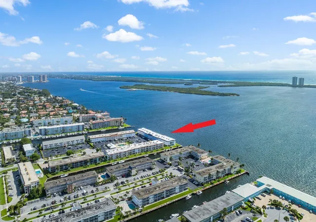 Homes for sale in North Palm Beach, FL | 100 Shore Ct #105, North Palm Beach, FL 33408 | MLS# B26007367