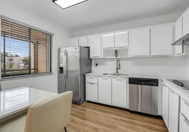 Homes for sale in Weston, FL | 170 Lakeview Dr #203, Weston, FL 33326 | MLS# B26007512