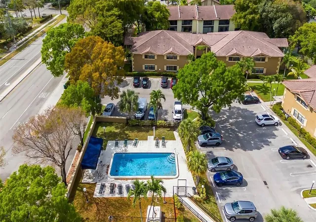 2nd image of 2646 Riverside Dr, Coral Springs, FL 33065